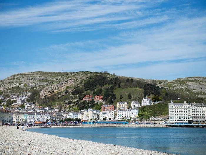 COACH TOURS OF WALES