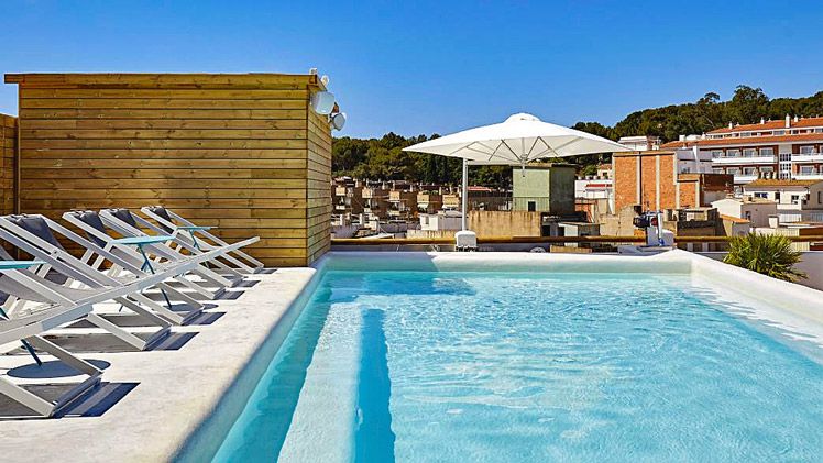 The Delmar Hotel Swimming pool